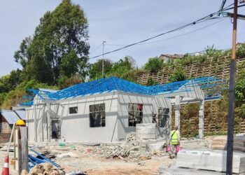 SALAH sebuah rumah mangsa insiden letupan paip gas di Putra Heights, April lalu sedang dalam pembinaan di Kampung Kuala Kubu Sungai Baru, semalam