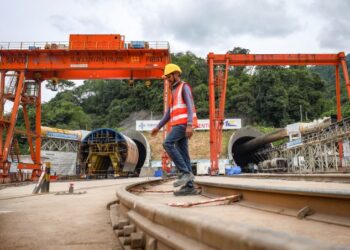 DENGAN mewujudkan budaya keselamatan berpaksikan data membolehkan pencegahan dan tindakan pantas  diambil bagi mengurangkan kemalangan industri secara drastik.