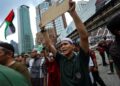 PROTES dan kempen politik harus dipisahkan sepenuhnya supaya hak asasi manusia tidak tercemar dengan kegiatan politik.