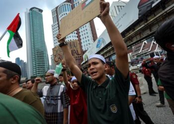 PROTES dan kempen politik harus dipisahkan sepenuhnya supaya hak asasi manusia tidak tercemar dengan kegiatan politik.