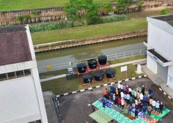 PIHAK Ranhill SAJ menganjurkan solat sunat istisqa di tapak LRA Sultan Ismail, Johor Bahru semalam bertujuan meminta agar hujan turun bagi membolehkan bekalan air bersih pulih daripada kesan ammonia.