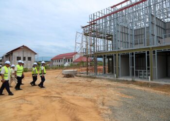 IA bukan sahaja akan memperkasa sektor pendidikan, malah turut menyumbang secara menyeluruh kepada pembangunan sosio-ekonomi dan kesejahteraan komuniti setempat.