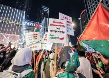 MALAYSIA mempunyai peranan penting dalam meneruskan tekanan diplomatik,
menyampaikan bantuan dan menyemai kesedaran dalam kalangan rakyat untuk terus
bersolidariti.