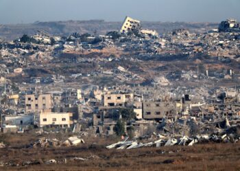 KEADAAN menunjukkan kemusnahan teruk hampir keseluruhan bangunan di Gaza akibat serangan Israel sejak Oktober 2023.- AFP