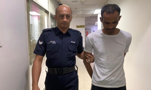 Bunuh rakan serumah