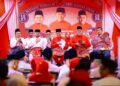 FATHUL Bari Mat Jahya (empat dari kanan) pada 
majlis perasmian Mesyuarat Perwakilan UMNO Bahagian Kangar yang disempurnakan Presiden UMNO, Datuk Seri Dr. Ahmad Zahid Hamidi 
di salah sebuah hotel di Kangar, Perlis hari ini.-UTUSAN