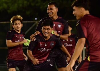 PEMAIN TFC menjalani latihan sebagai persiapan untuk musim baharu Liga Malaysia.- IHSAN TFC