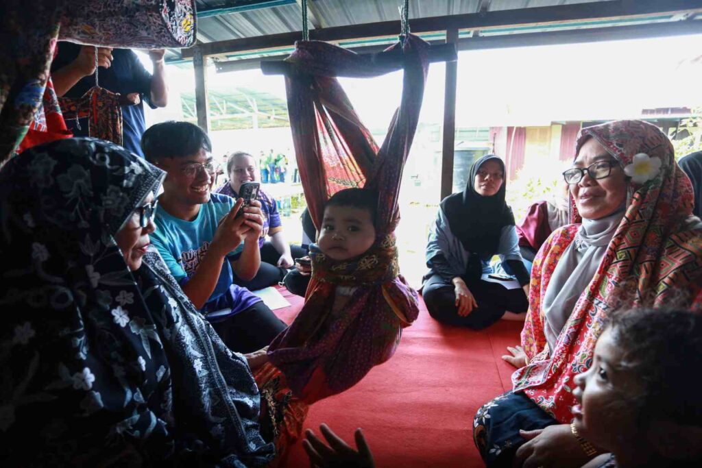 Berpukong bayi, tradisi unik Banjar