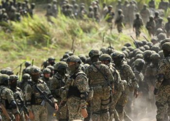 EKSESAIS Keris Strike iaitu latihan bersama tentera Malaysia dengan Amerika Syarikat (AS) yang diadakan di Lenggong hari ini. - UTUSAN/MUHAMAD NAZREEN SYAH MUSTHAFA