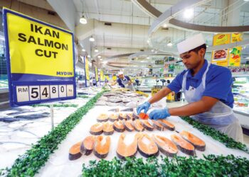 DENGAN SST kini berkuat kuasa, barangan keperluan harian kekal bebas cukai jualan, manakala kadar lima peratus atau 10 peratus hanya dikenakan ke atas barangan bukan keperluan.