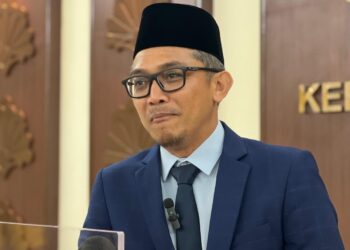 IZIZAM IBRAHIM