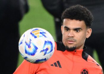 Luis Diaz menyatakan hasratnya untuk berpindah pada musim panas ini, biarpun masih mempunyai kontrak bersama The Reds sehingga 2027. - AFP