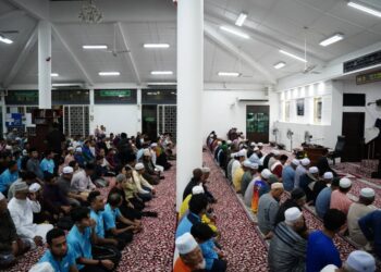 JEMAAH menunaikan solat Subuh pada Karnival Kesenian Islam dan Malam Mahabbah MADANI di Masjid Jamek Al-Amin, Kampung Lata di Tambun, Ipoh hari ini. - UTUSAN