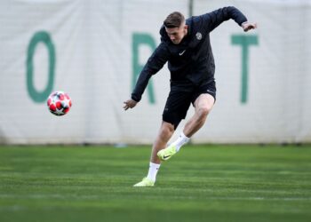 Viktor Gyokeres bakal dikenakan tindakan disiplin selepas gagal melaporkan diri dengan kelabnya, Sporting Lisbon. - AFP