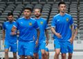 Tiga pemain warisan, Jon Irazabal (kanan), Imanol Machuca (dua dari kiri) dan Joao Figueiredo (dua dari kanan) antara yang terbaharu membarisi skuad Harimau Malaya. - UTUSAN/ISKANDAR ISHAK