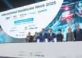 TENGKU Zafrul Tengku Abdul Aziz (empat dari kiri) bersama Presiden dan Ketua Pegawai Eksekutif Informa Markets in Asia, Margaret Ma Connolly (tiga dari kanan) pada majlis perasmian IHW 2025 di Pusat Dagangan dan Pameran Antarabangsa (MITEC) di sini. - UTUSAN/AMIR KHALID