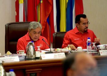 MESYUARAT MKT UMNO di Menara Dato Onn, Kuala Lumpur malam tadi. - UTUSAN/ISKANDAR ISHAK