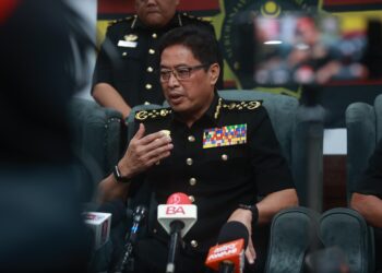 AZAM Baki semasa sidang media di Kota Bharu, Kelantan hari ini-UTUSAN/KAMARUL BISMI KAMARUZAMAN.