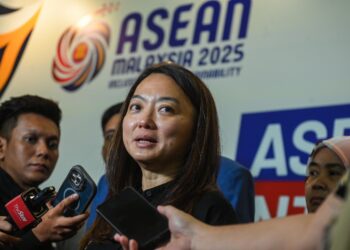 HANNAH Yeoh ketika ditemui pemberita pada Majlis Pembukaan ASEAN Youth Volunteer Forum 2025 di Auditorium Sasana Kijang di sini hari ini. - UTUSAN/SYAKIR RADIN