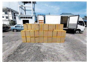 SEBAHAGIAN rokok yang dirampas oleh PPM Wilayah Tiga Pengkalan Kubor selepas menahan sebuah lori di Gelang Mas, Pasir Mas, Kelantan semalam-IHSAN PPM