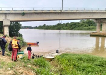 MESUAN Sadiken yang dikhuatiri terjatuh ke dalam Sungai Muar di Jambatan Panchor masih belum ditemukan.