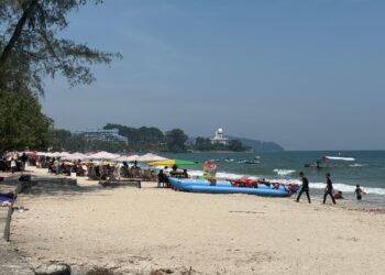KEADAAN di Pantai Telok Kemang, Port Dickson ketika tinjauan Utusan Malaysia hari ini. - UTUSAN/NOR SHAFIQAH