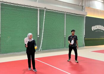 PICKEBALL boleh dimainkan secara berseorangan atau beregu.