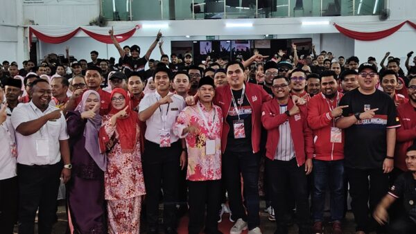 Pemuda setia