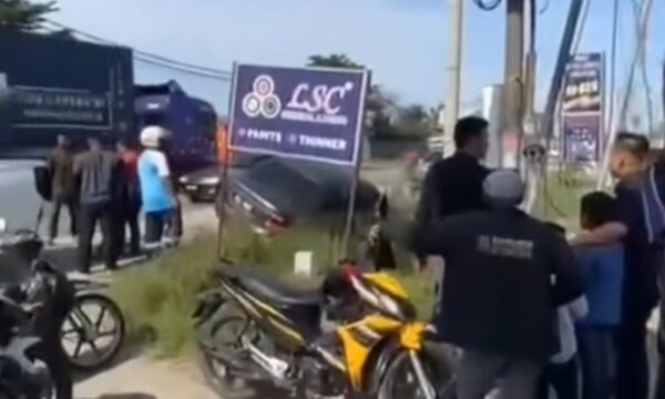 Budak pandu kereta