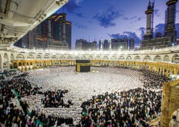 Jemaah haji disaran menunggu giliran yang ditetapkan dan mengelak mengambil pakej berisiko yang boleh mengundang masalah. – AFP