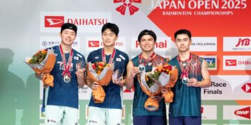 Goh Sze Fei-Nur Izzuddin Mohd Rumsani bergelar naib juara selepas tumpas kepada Kim Won Ho-Seo Seung Jae dari Korea Selatan pada perlawanan akhir Terbuka Jepun di Tokyo, Jepun, semalam.- AFP