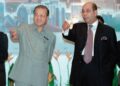 GAMBAR kenangan Dr. Mahathir Mohamad (kiri) bersama Syed Hamid Albar ketika melihat latihan penuh persiapan pembukaan Pergerakan Negara-negara Berkecuali (NAM) di Kuala Lumpur pada 17 Februari 2003. – GAMBAR FAIL MEDIA MULIA