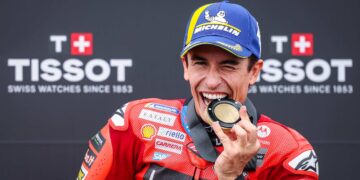 MARC Marquez meraikan kejayaan selepas memenangi perlumbaan pecut Grand Prix motosikal MotoGP Jerman di litar perlumbaan Sachsenring di Hohenstein-Ernstthal, hari ini. - AFP