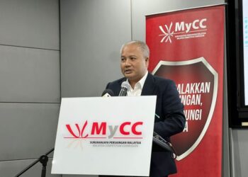 ISKANDAR Ismail dalam sidang media memgenai keputusan tiga kontraktor yang terlibat kartel tender di sini.
