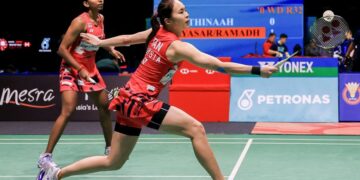 Pearly Tan dan M. Thinaah dijangka mencapai kata putus dengan Persatuan Badminton Malaysia (BAM) dalam masa tedekat. - UTUSAN/SHIDDIEQIIN ZON