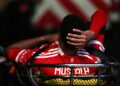 Jamal Musiala diusung keluar padang selepas berlaga dengan penjaga gol Paris Saint-Germain dalam aksi Piala Dunia Kelab di Atlanta, kelmarin. - AFP