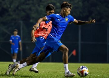 Pemain skuad Bawah 23 negara menjalani latihan di Shah Alam sebagai persiapan menghadapi Kejohanan Piala ASEAN B-23 2025 di Jakarta, Indonesia.