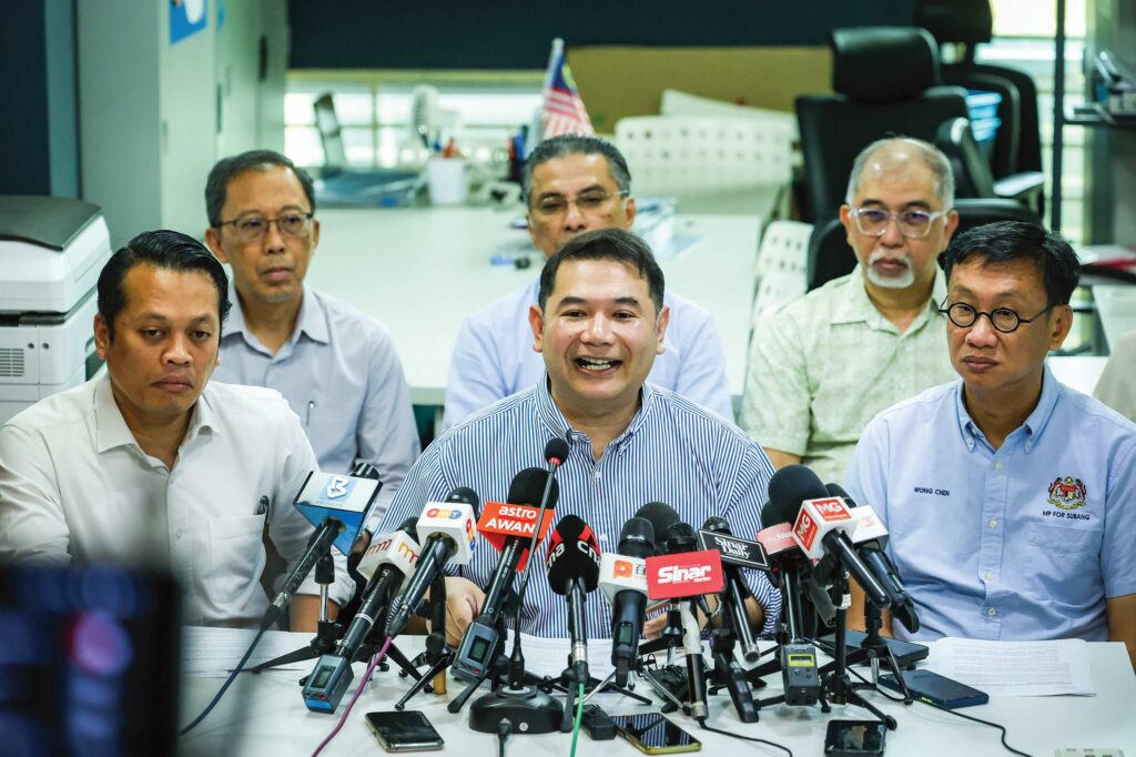 Rafizi merancang revolusi politik dari dalam sistem?