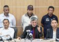BARISAN kepimpinan Persekutuan Gimnastik Malaysia (MGF) pada sidang akhbar yang diadakan di Casa 4, Majlis Sukan Negara, Bukit Jalil semalam.