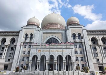 SUDAH tiba masanya rakyat Malaysia celik undang-undang, menuntut kedaulatan perundangan kita kekal milik kita dan bebas daripada pengaruh luar.