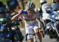 TADEJ Pogacar minum sambil berbasikal dalam pendakian Hautacam semasa peringkat ke-12 perlumbaan berbasikal Tour de France antara Auch dan Hautacam, di pergunungan Pyrenees, hari ini. - AFP