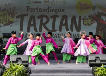 ANTARA persembahan tarian tradisional pada Temasya Budaya@Negeri Perak 2025 di pekarangan Stadium MPM, Perak baru-baru ini. – UTUSAN/MUHAMAD NAZREEN SYAH MUSTHAFA