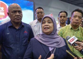 RUBIAH Wang bercakap kepada pemberita pada sidang akhbar selepas merasmikan Majlis Peluncuran Program Game Changer KKDW: ‘Sambal Street’ sempena Mega Karnival 3 Dimensi 2025 di Pusat Dagangan dan Pameran Antarabangsa (MITEC), Kuala Lumpur, hari ini. - UTUSAN/AMIR KHALID