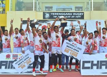 Pasukan Kelantan meraikan kejayaan menjuarai Kejohanan Ragbi Kebangsaan 7s selepas menewaskan Johor 17-12 dalam aksi final di Stadium Ragbi Tengku Muhammad Ismail, Terenganu.