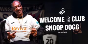 SWANSEA City berbesar hati untuk mengumumkan superstar rap global dan artis jualan pelbagai platinum, Snoop Dogg telah menjadi pemilik bersama dan pelabur berprofil tinggi terkini. - IHSAN SWANSEA CITY