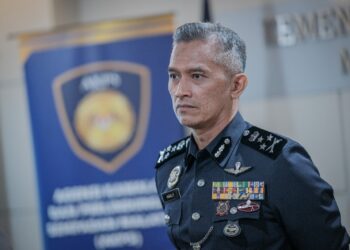 SHUHAILY Mohd. Zain memulakan tugasnya sebagai Ketua Pengarah Agensi Kawalan dan Perlindungan Sempadan Malaysia (AKPS) hari ini. - UTUSAN/FAIZ ALIF ZUBIR