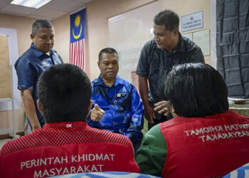 AHMAD (kiri) mahu menjalani kehidupan baharu selepas melalui peristiwa hitam yang mengubah masa depannya.