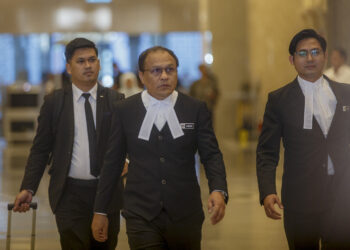MOHD. Dusuki Mokhtar hadir pada pendengaran kebenaran merayu Peguam Negara berhubung isu Titah Adendum di Istana Kehakiman, Putrajaya semalam. – UTUSAN/FAISOL MUSTAFA