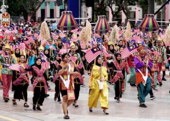 ISLAM adalah agama yang meraikan kepelbagaian budaya dan adat dalam kalangan masyarakat selagi mana ia tidak bertentangan dengan prinsip-prinsip syariat.