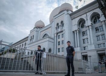 PELANTIKAN hakim hendaklah dilakukan secara bebas daripada sebarang campur tangan politik atau kepentingan pihak berkuasa.